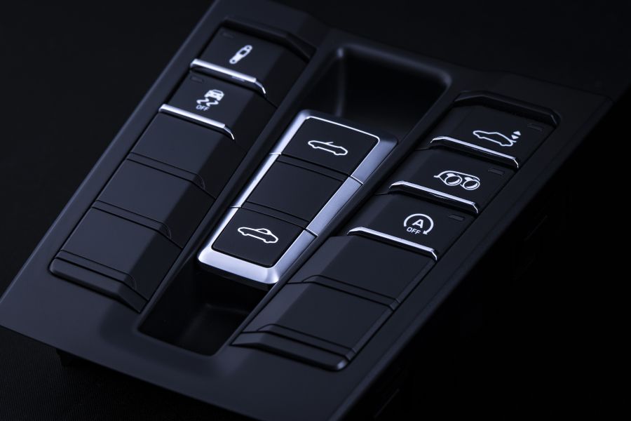Rocker switches and push buttons